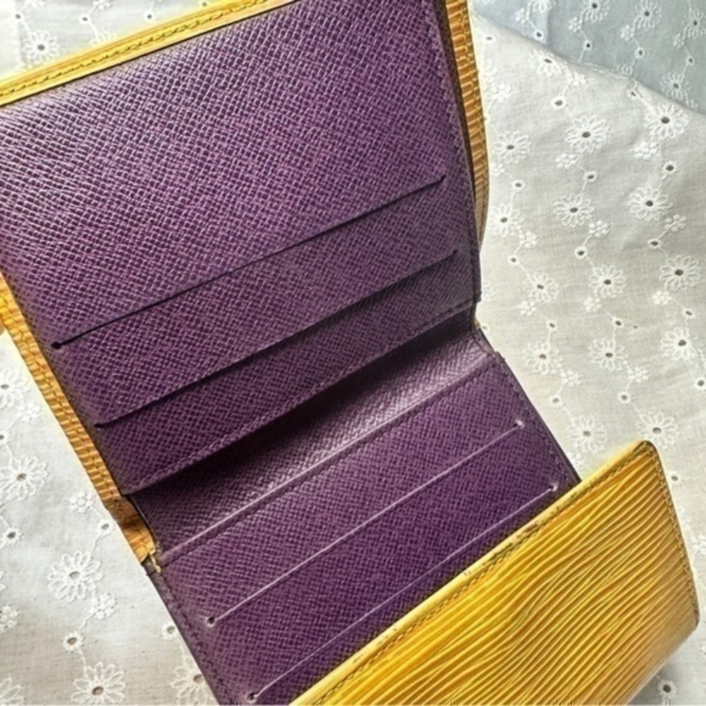 Louis Vuitton Malletier Epi Leather Elise Wallet. Yellow - Picture 8 of 14